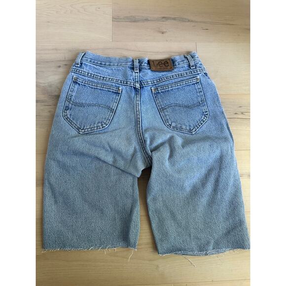 Vintage Lee Cutoff jean Denim Shorts Size  28" Waist  Light Wash USA made - Picture 4 of 10